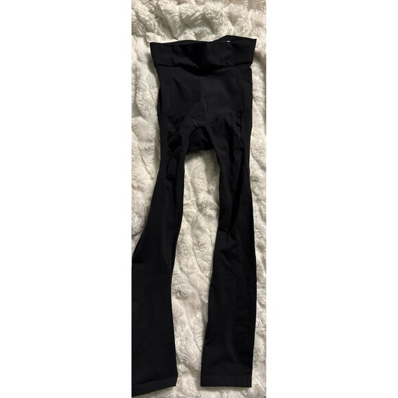 NWT: SKIMS - EVERYDAY SCULPT ABOVE THE KNEE SHORT - Picture 1 of 5